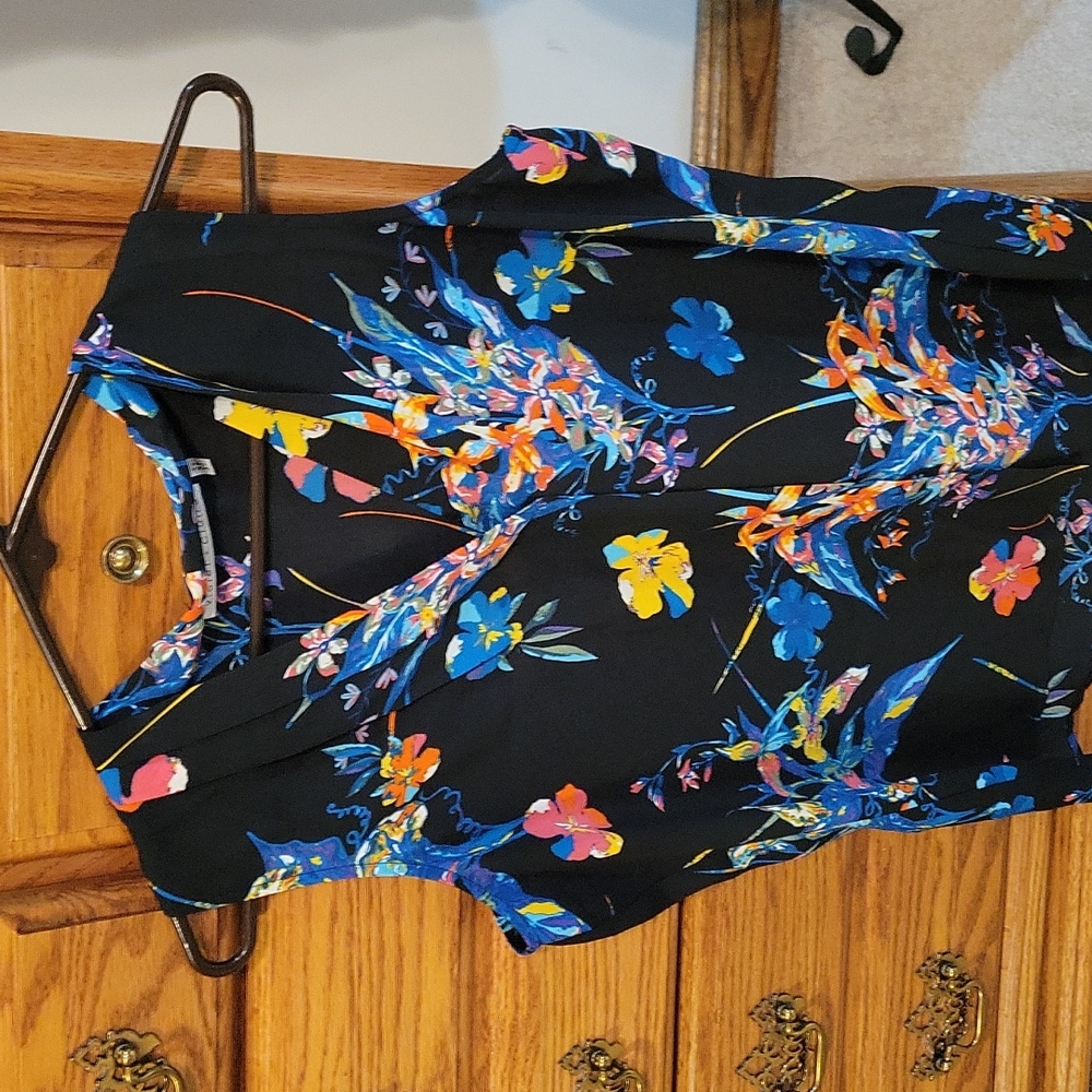 Violet + Claire black flowy tank